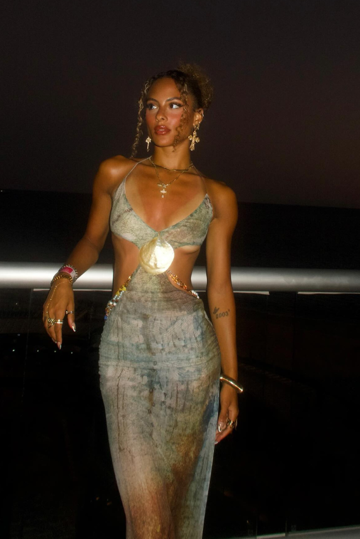 Ruelle - Elegant Shell Waist Cut-Outs Maxi Dress Olivia The Label