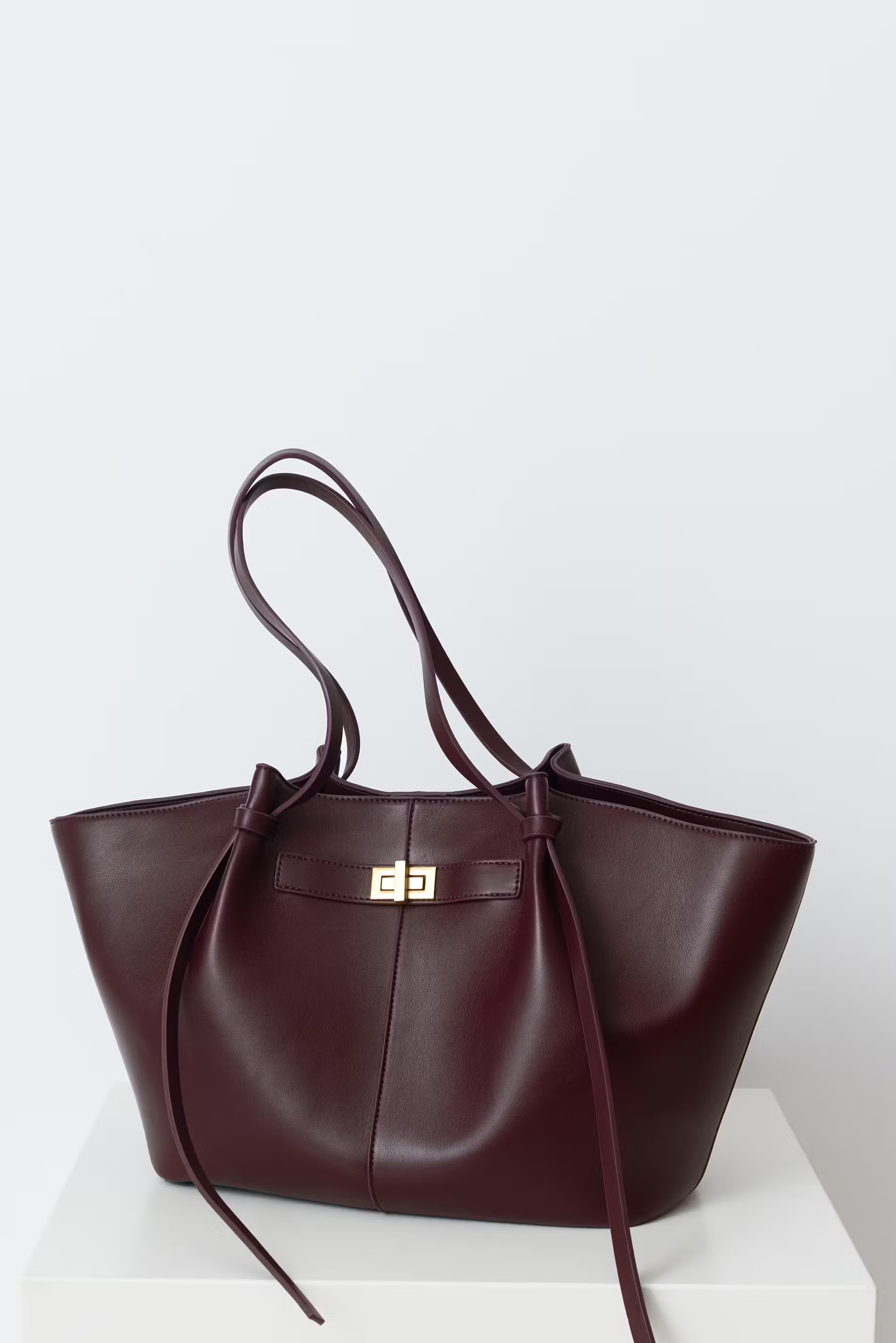 Elaina Tote Bag Handbags Olivia The Label Burgundy Regular
