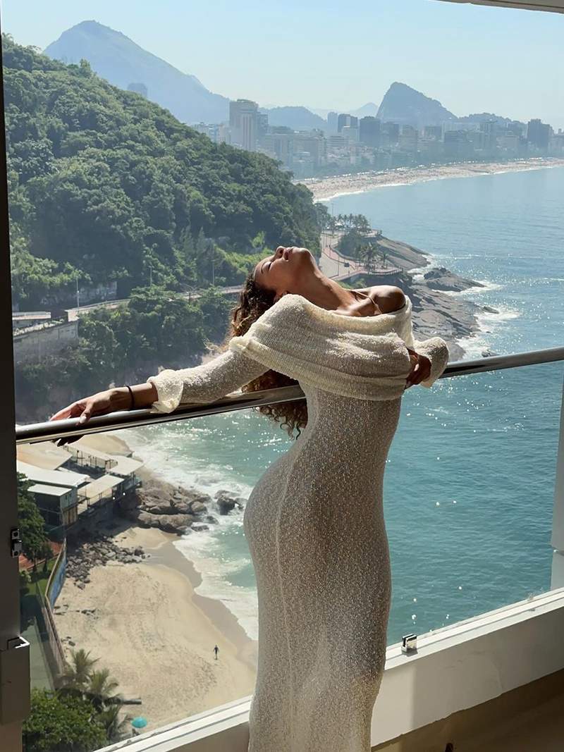 Nayara - Elegant Off Shoulder Maxi Dress Olivia The Label